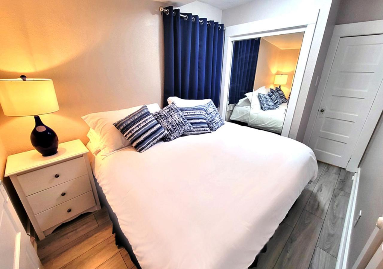 Beautiful Guesthouse, Sleeps 4 - Kitchen, Private Laundry, Ac, Parking, 65' Tv, Close To Stores, Restaurants & Beach Long Beach Exterior foto