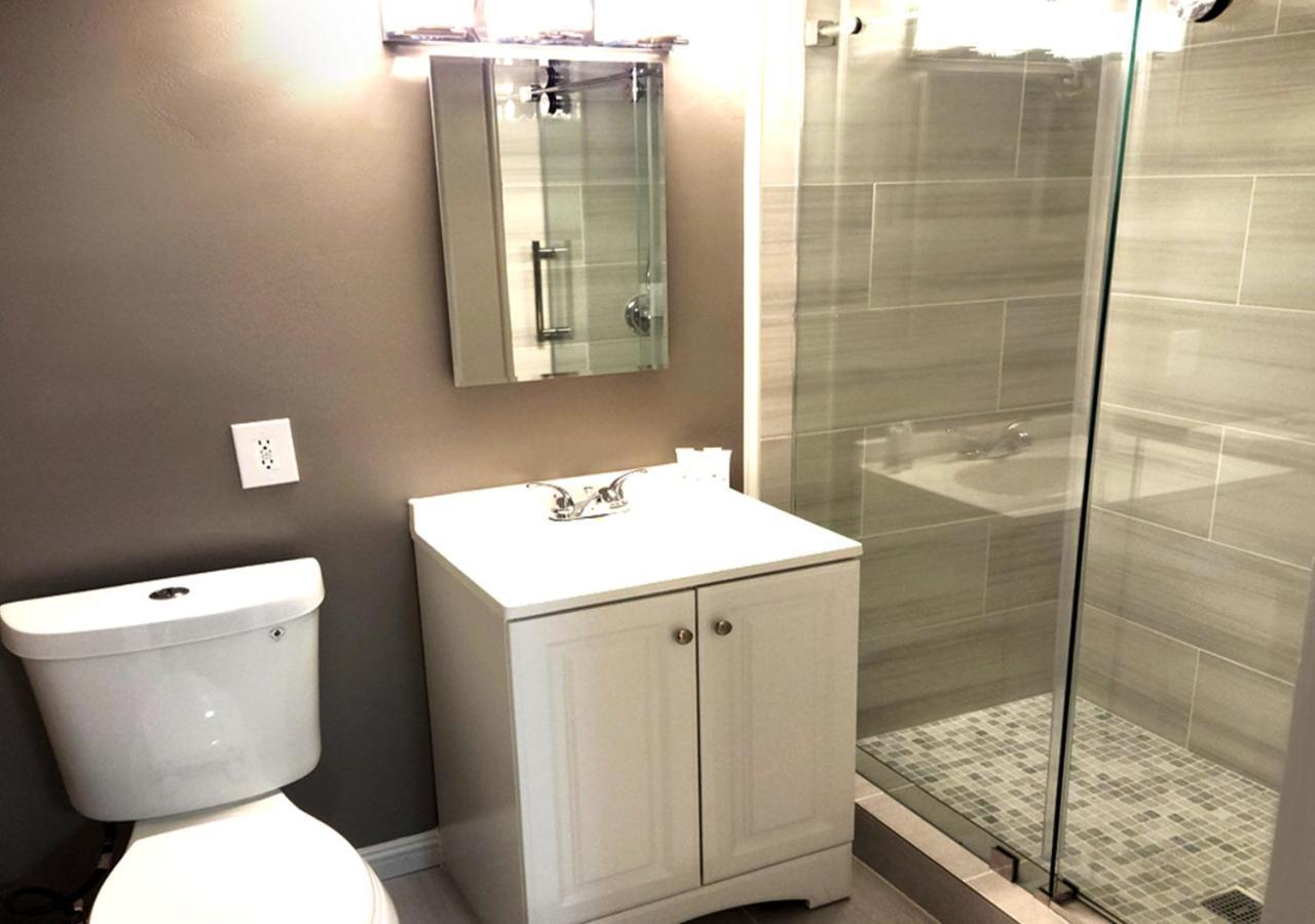 Beautiful Guesthouse, Sleeps 4 - Kitchen, Private Laundry, Ac, Parking, 65' Tv, Close To Stores, Restaurants & Beach Long Beach Exterior foto