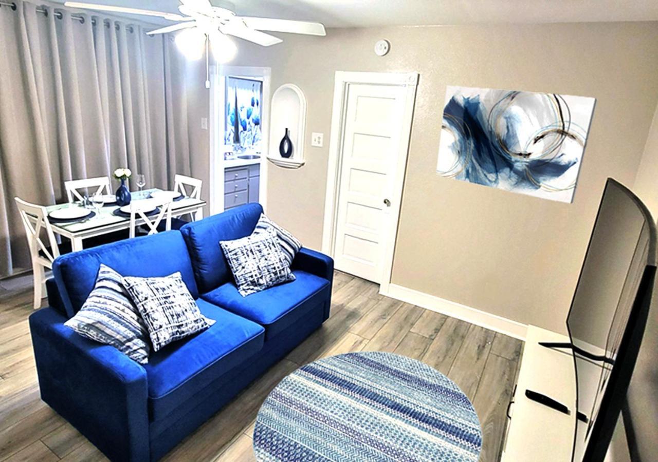 Beautiful Guesthouse, Sleeps 4 - Kitchen, Private Laundry, Ac, Parking, 65' Tv, Close To Stores, Restaurants & Beach Long Beach Exterior foto